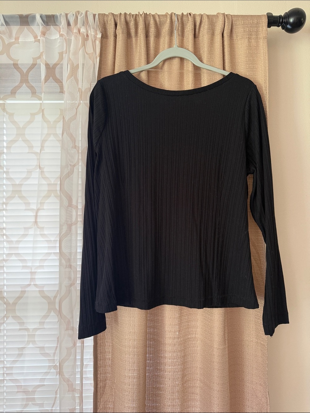 Ava & Viv Black Ribbed Long-Sleeve Tee